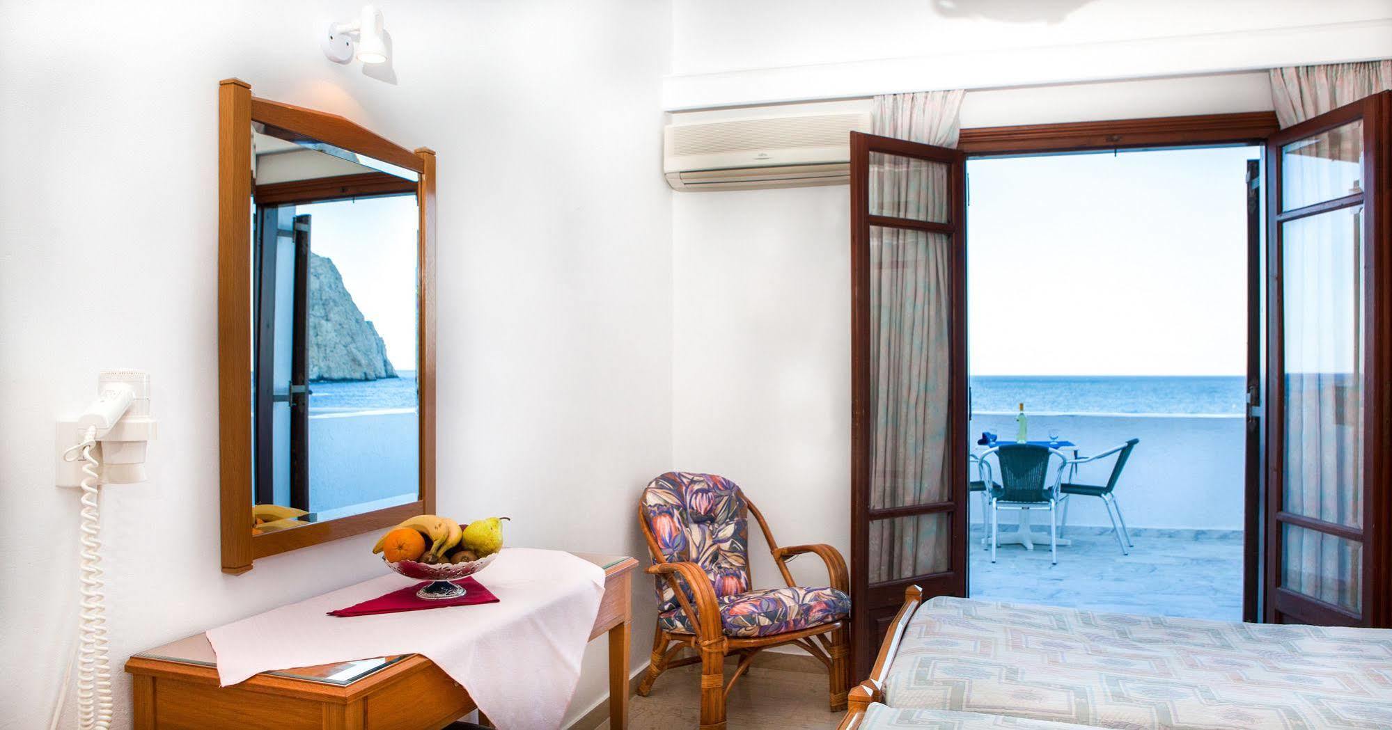 Irini'S Rooms Fteoura Kamári Екстериор снимка