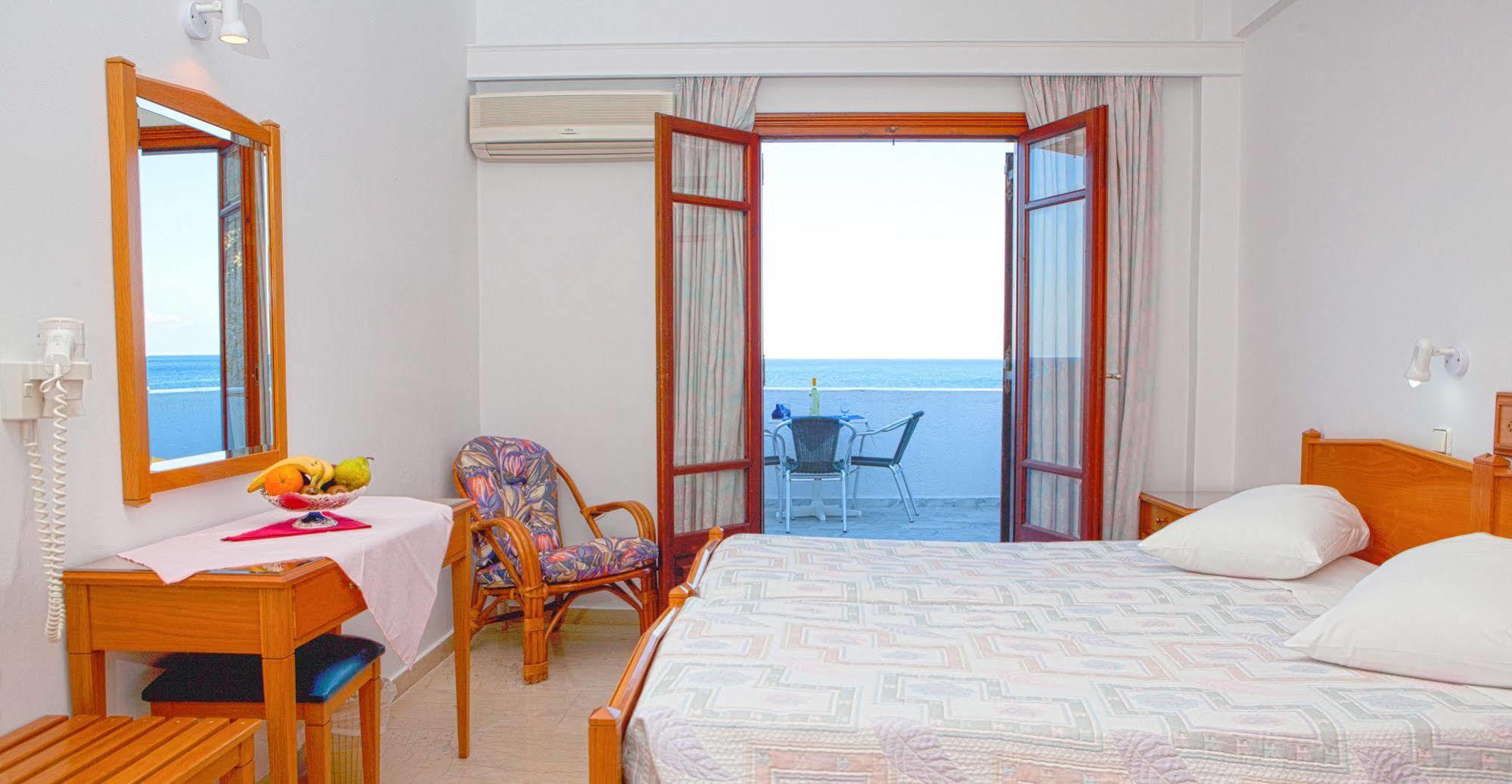 Irini'S Rooms Fteoura Kamári Екстериор снимка
