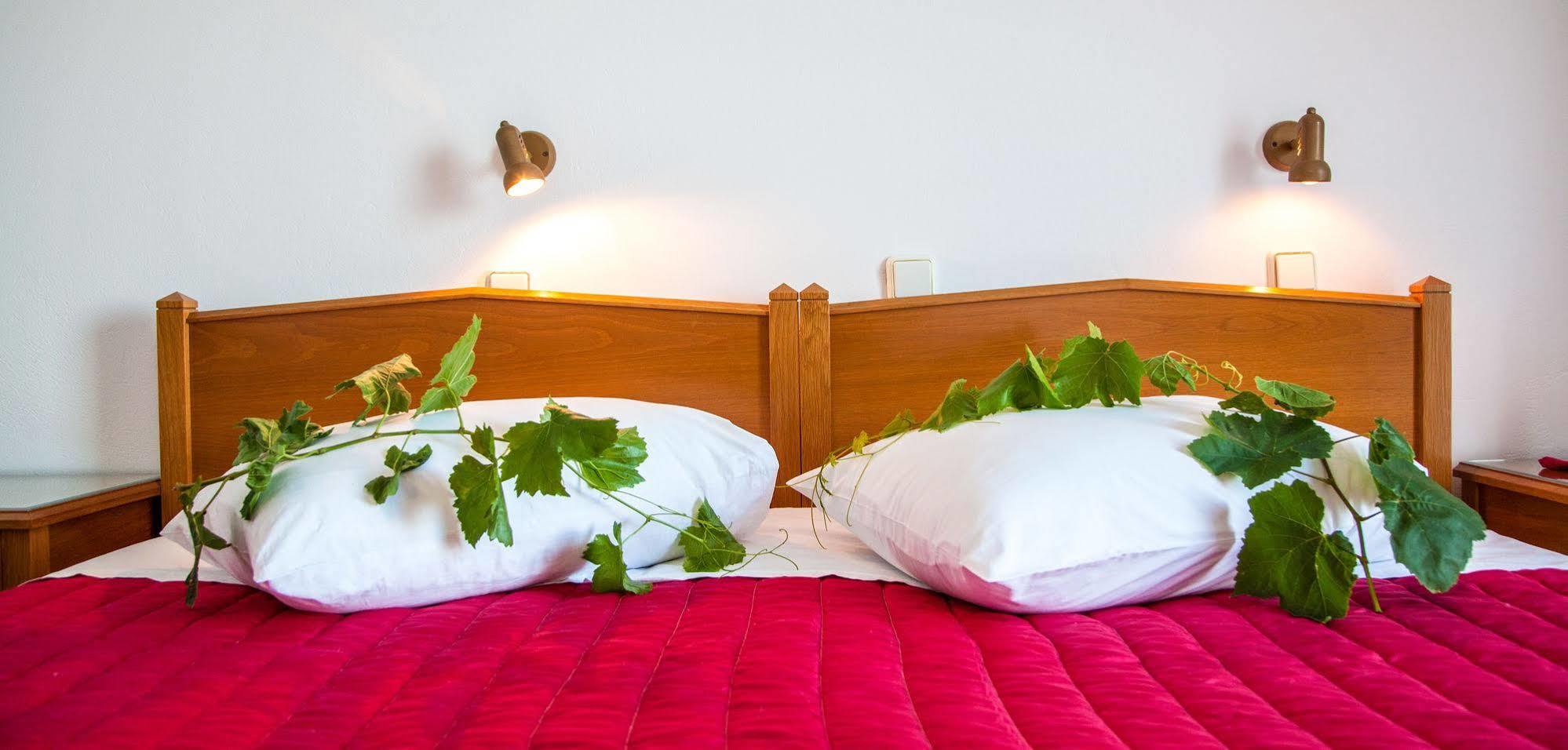 Irini'S Rooms Fteoura Kamári Екстериор снимка