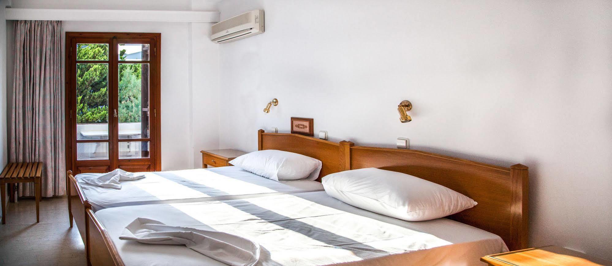 Irini'S Rooms Fteoura Kamári Екстериор снимка