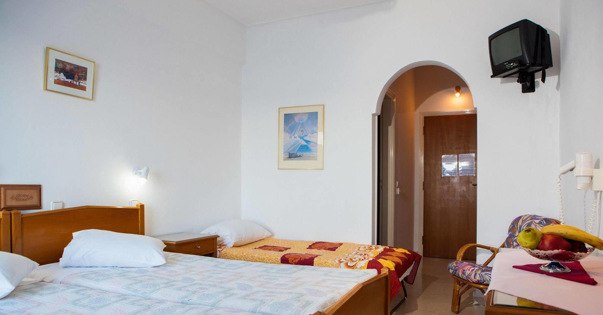 Irini'S Rooms Fteoura Kamári Екстериор снимка