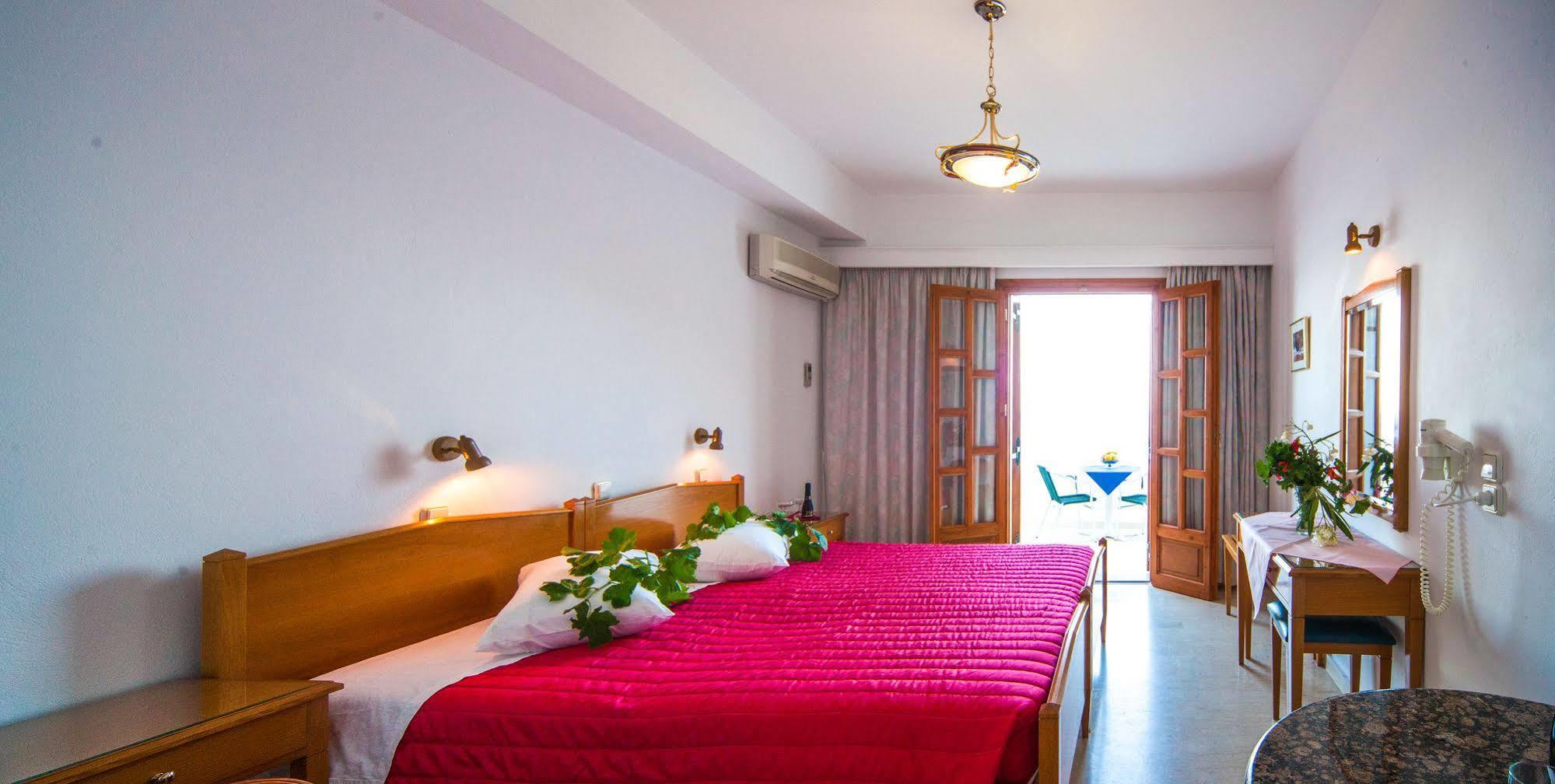 Irini'S Rooms Fteoura Kamári Екстериор снимка