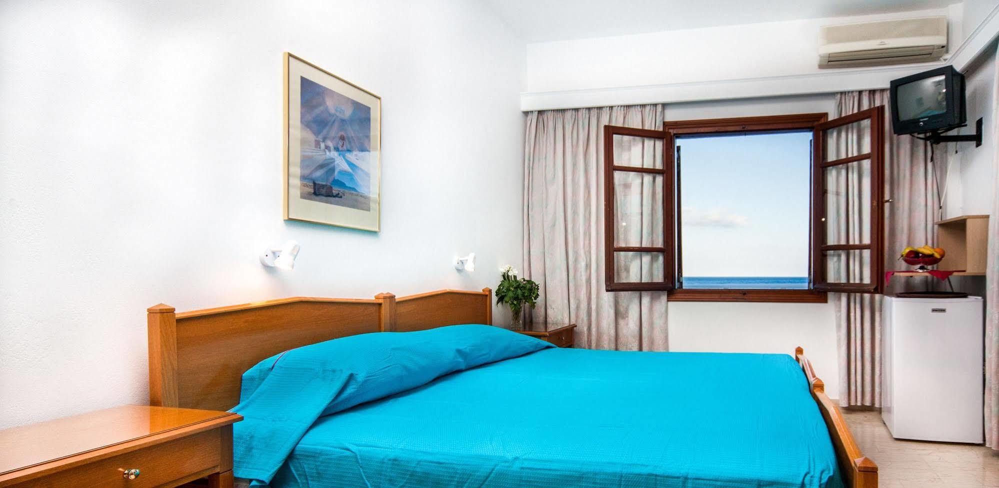 Irini'S Rooms Fteoura Kamári Екстериор снимка
