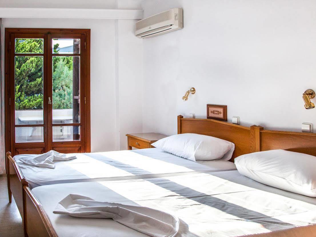 Irini'S Rooms Fteoura Kamári Екстериор снимка